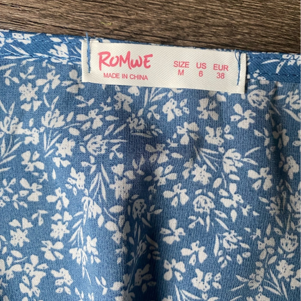 ROMWE Women’s Floral Long Sleeve Crop Top Size M - Picture 6 of 8